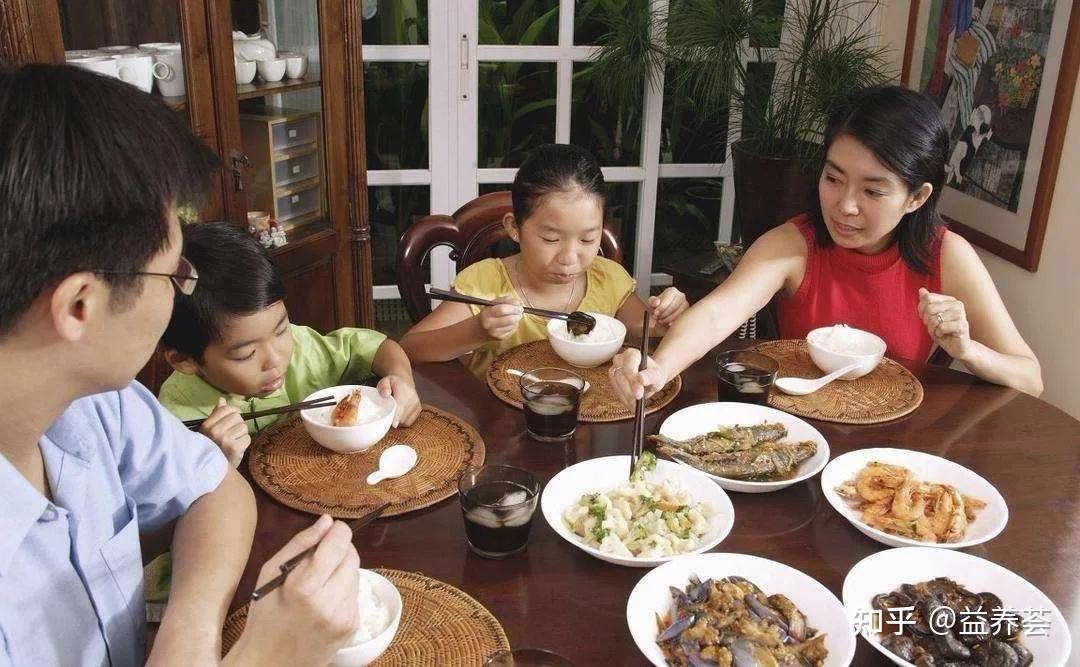 餐桌礼仪对美食体验至关重要