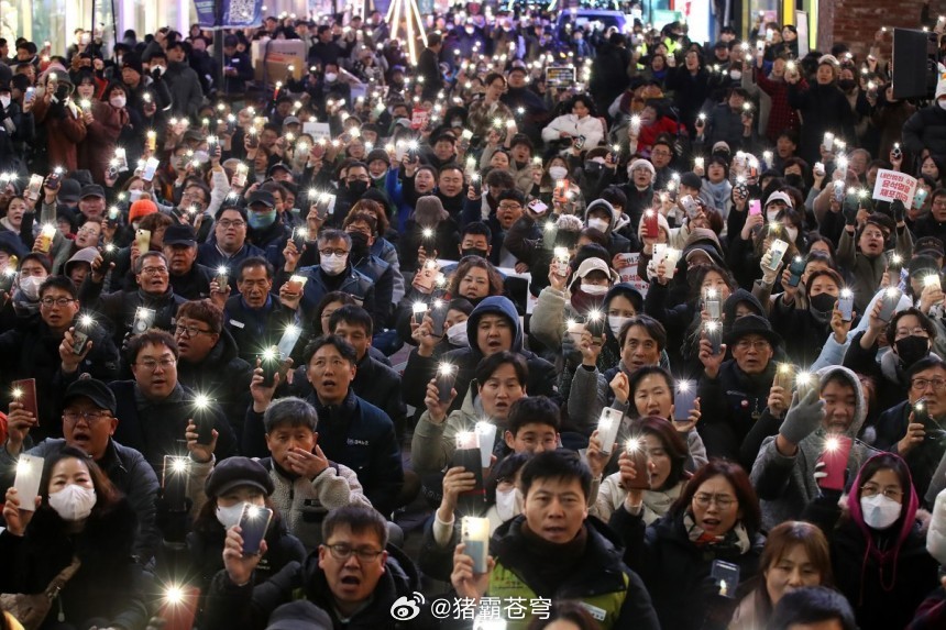 韩国首尔大规模示威背后的原因及影响探究